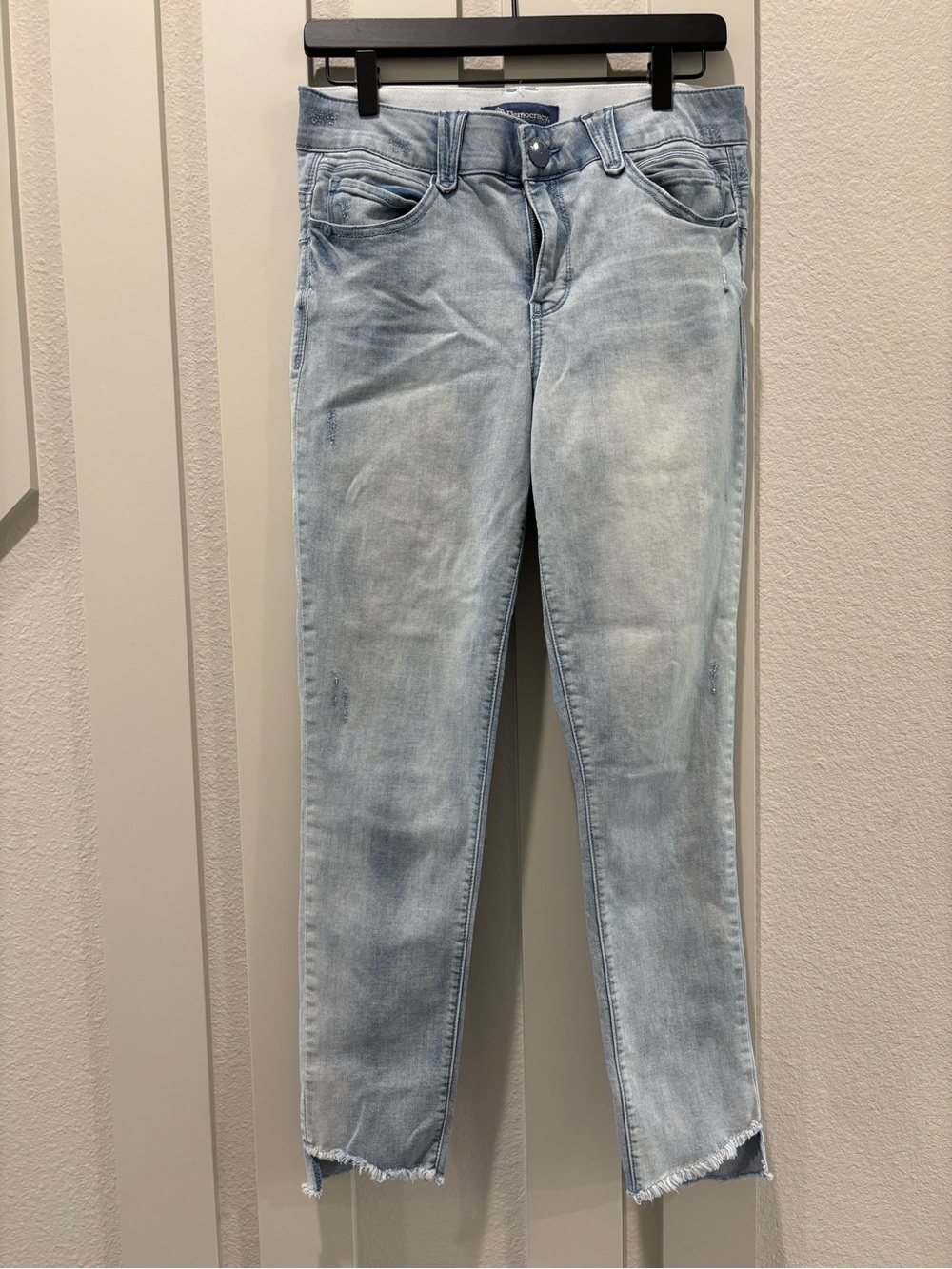 Democracy Light Blue Ankle Crop Jeans Size 8